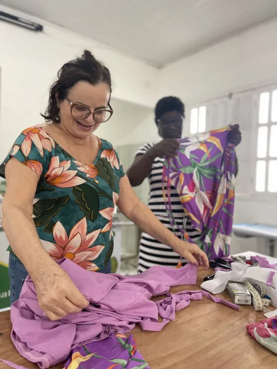 Mulheres quilombolas do morro da arara concluem curso de corte e costura e planejam ampliar ateliê