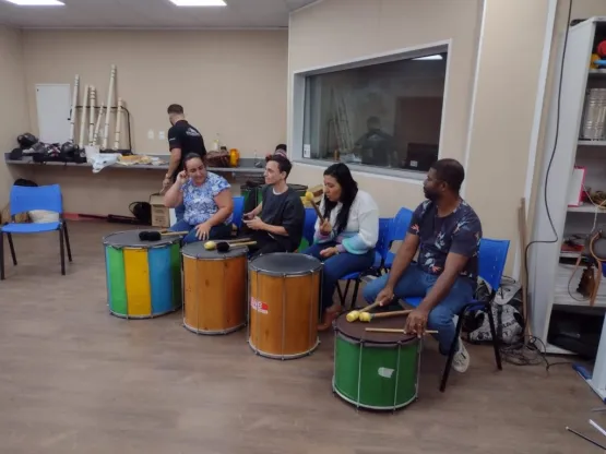 Professores de arte da rede municipal fazem formação de música no Ifes