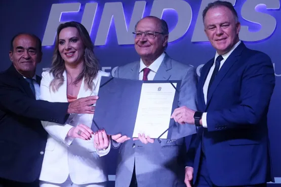 Vice-presidente assina resolução que aprova criação da ZPE de Aracruz