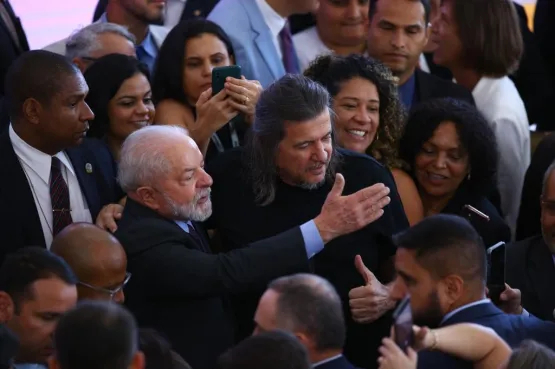 Daniel Santana com Lula em Brasília: Prefeito leva pautas da educação para o Presidente