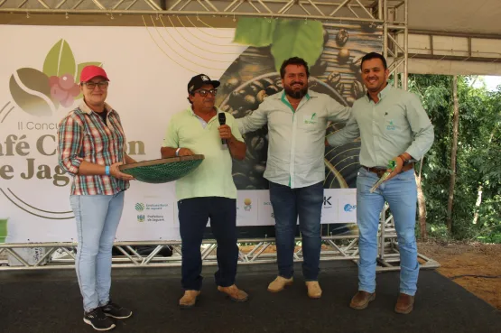 Dia de Campo reuniu produtores de café conilon em Jaguaré