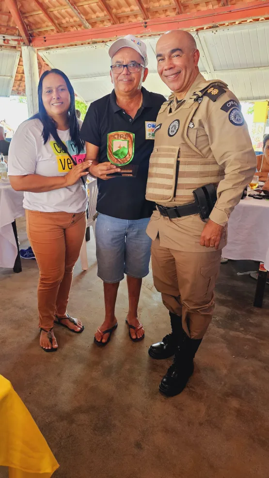 Policia Militar CIPE/Mata Atlântica de Posto da Mata faz honraria ao prefeito de Caravelas Silvio Ramalho