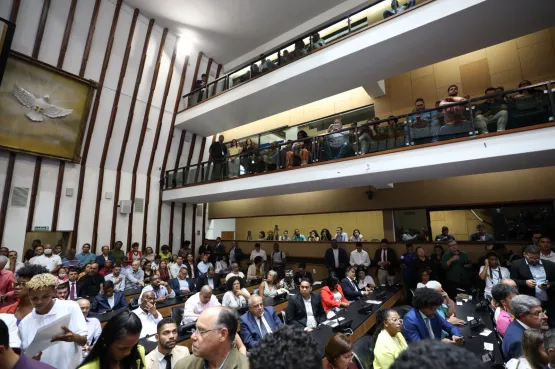 Governador entrega à Alba projeto de lei que institui o programa Bahia Pela Paz