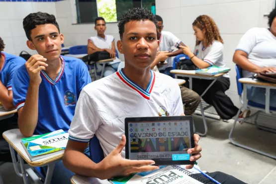 Estudantes da rede estadual de ensino são beneficiados com 148 mil tablets