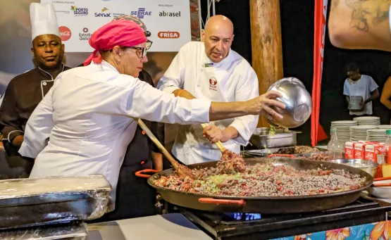 Abertura do Festival Raízes reúne ícones da gastronomia no Eco Bahia Hotel