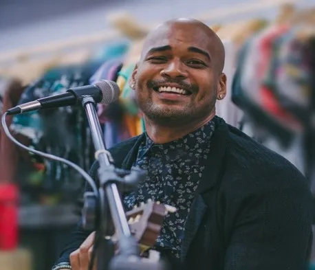 Expo Clássicos Sobre Rodas tem happy hour e programação musical no Shopping Barra