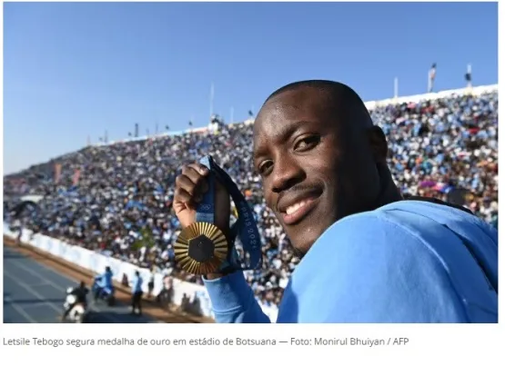 País africano decreta feriado e lota estádio para receber seu 1º campeão olímpico