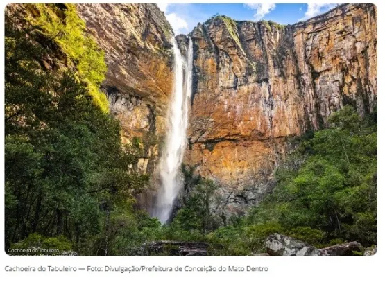 Parque da 3ª maior cachoeira do país pega fogo há 3 dias