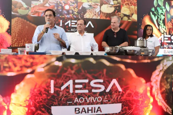 Chefs nacionais e baianos exploram a arte da culinária baiana no primeiro dia do Mesa ao Vivo Bahia 