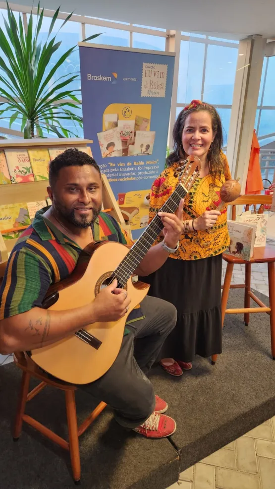 Contação de histórias musicada inspirada na coleção Eu Vim da Bahia Mirim encerra mês dedicado às crianças