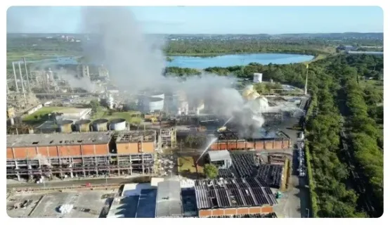 Explosão causa incêndio de grande proporção em fábrica da Braskem na Bahia