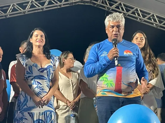 Prefeita de Nova Viçosa Entrega Orla Revitalizada e Novos Equipamentos para a Comunidade