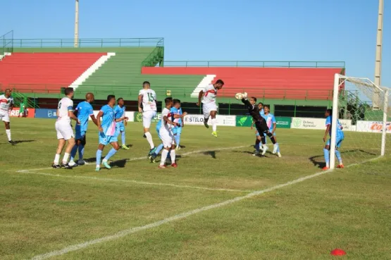 Com muitos erros da arbitragem, Jaguaré é prejudicado e perde na estreia