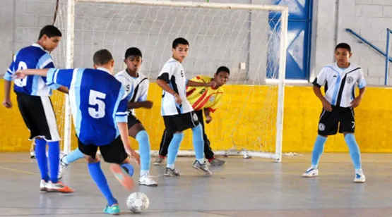 Nova Venécia abre inscrições para aulas gratuitas de futsal no Projeto Campeões de Futuro