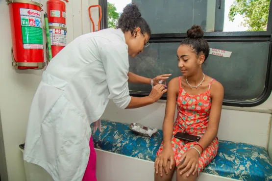 Linhares amplia acesso à saúde com unidade móvel para moradores das áreas rurais