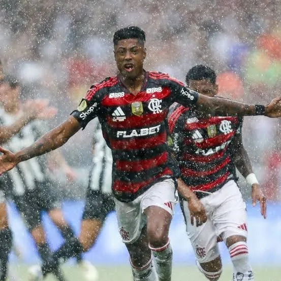 Bruno Henrique brilha e Flamengo bate Botafogo para levar a Supercopa do Brasil