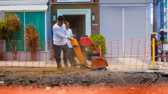 Saae monta força-tarefa para atuar em rompimento de adutora no centro de Linhares