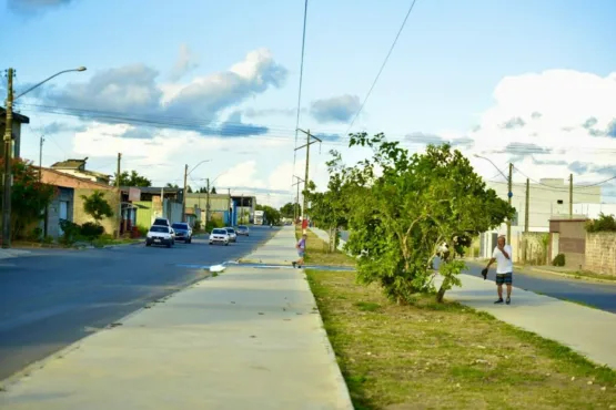 Prefeitura de Teixeira de Freitas avança com obras de urbanização em vias estratégicas