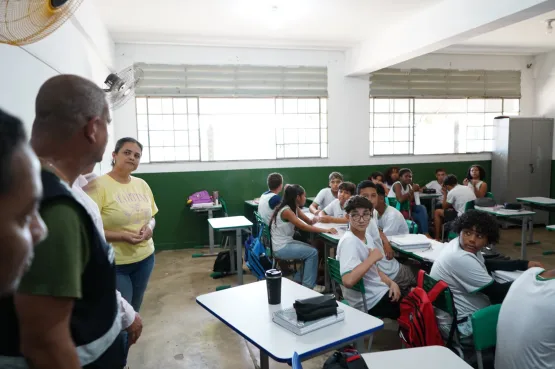 Prefeito Marcus Batista e vereador Raphael Barboza abordam melhorias nas escolas do Bairro Paulista