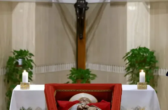 Primeiras imagens do corpo de Papa Francisco são divulgadas pelo Vaticano