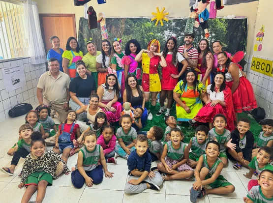 Kombiteca percorre escolas e leva arte e leitura a estudantes de Jaguaré