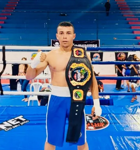 Atletas de Nova Viçosa conquistam cinturão no Brutus Fight e brilham no cenário sul-americano