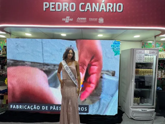 Miss Pedro Canário participa da Feira dos Municípios 2025