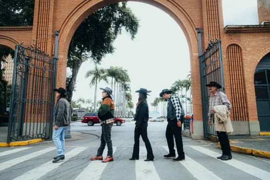 “Arraiá da Vila - Delírio Tropical de São João” promove encontros musicais inéditos