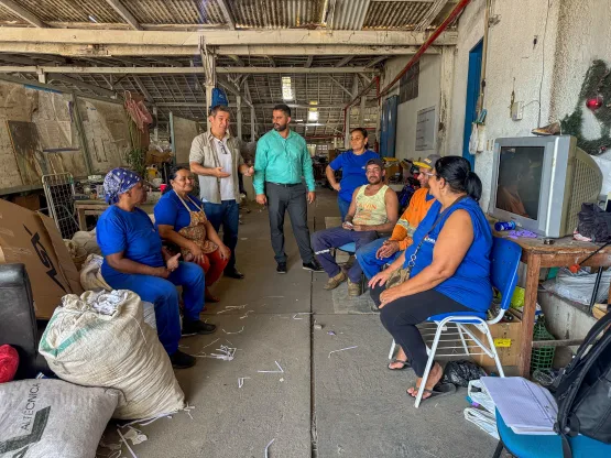 Prefeitura e Sebrae-ES se reúnem com trabalhadores de usina de triagem de resíduos de Linhares