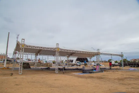 Parque de Exposições recebe estrutura para festa e rodeio que vão comemorar os 225 anos da cidade