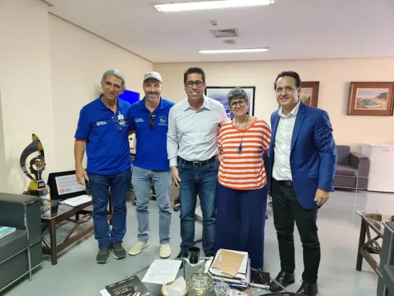  Ambientalistas do Estado embarcam para 2ª Descida Ecológica do Rio Sena, na França