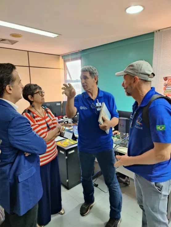  Ambientalistas do Estado embarcam para 2ª Descida Ecológica do Rio Sena, na França