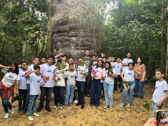 Crianças assistidas pelo projeto da Afemol visitam a Flona de Goytacazes