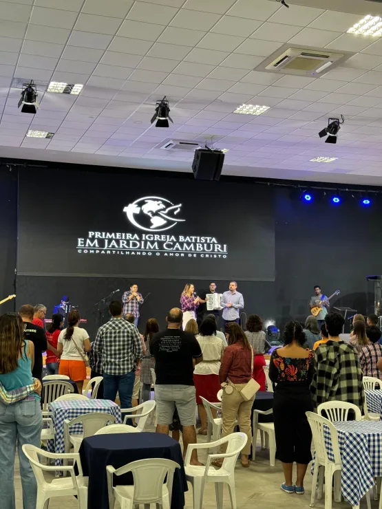 Festa da Roça com comidas típicas, música ao vivo e brincadeiras promete animar Vitória e celebrar aniversário de igreja