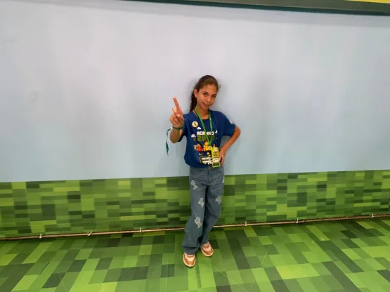 Linhares conquista 1º lugar no Estado no Concurso Agrinho 2025 com aluna da rede municipal