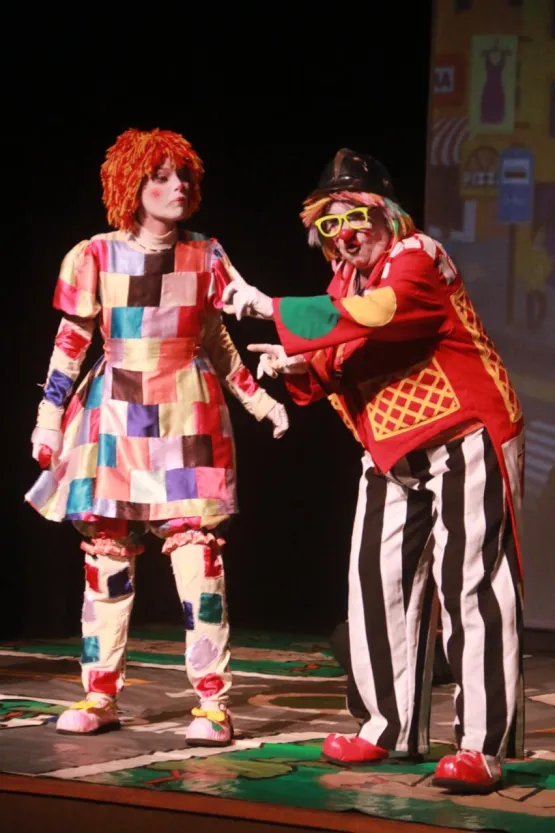 Espetáculo promove educação no trânsito em escolas de Vila Velha