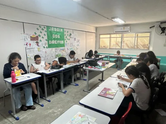 Alunos de escola pública de Vitória abrem mostra com desenhos inspirados nos direitos da criança