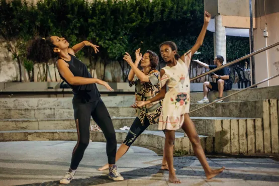 Projeto de danças urbanas ganha as ruas da Grande Vitória em formato de flash mob