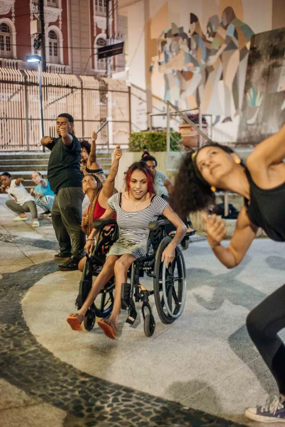 Projeto de danças urbanas ganha as ruas da Grande Vitória em formato de flash mob