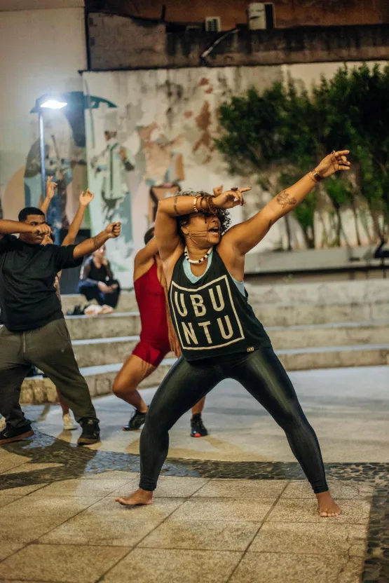 Projeto de danças urbanas ganha as ruas da Grande Vitória em formato de flash mob