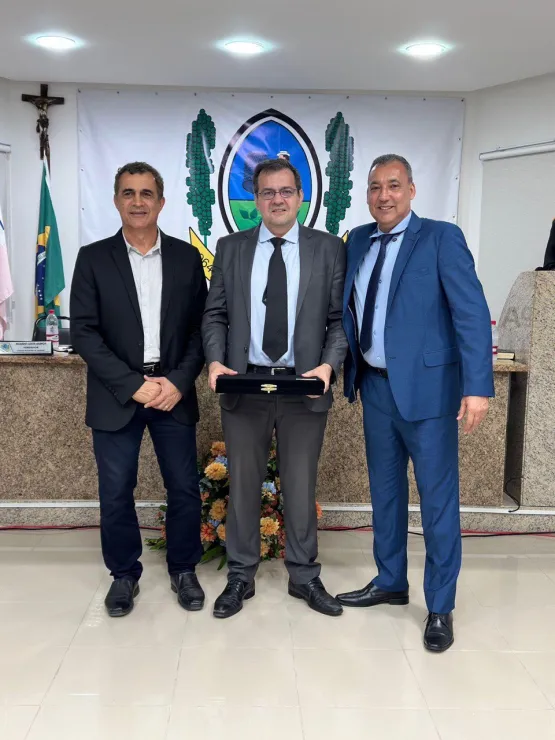 Câmara de Jaguaré homenageia forças de segurança e concede Títulos de Cidadão em sessão solene