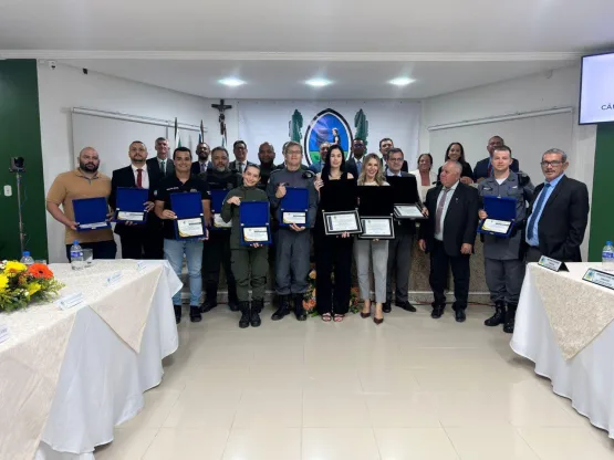 Câmara de Jaguaré homenageia forças de segurança e concede Títulos de Cidadão em sessão solene