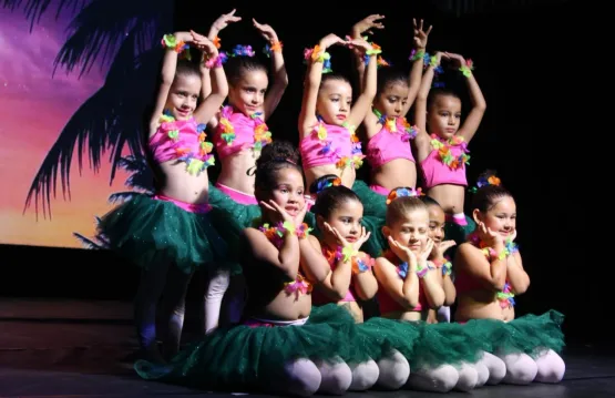 Comunidade lota Praça Nicolau Falchetto na comemoração dos 44 anos de Jaguaré Comunidade lota Praça Nicolau Falchetto na comemoração dos 44 anos de Jaguaré