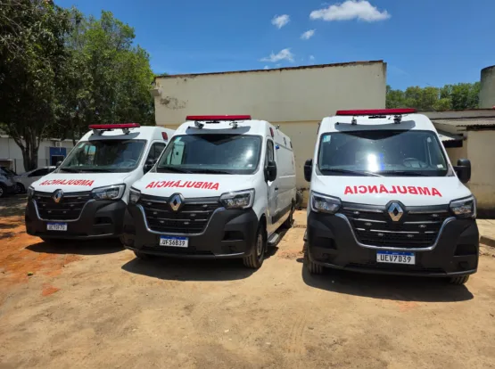 Seis novas ambulâncias ampliam atendimento da saúde em Nova Venécia Seis novas ambulâncias ampliam atendimento da saúde em Nova Venécia