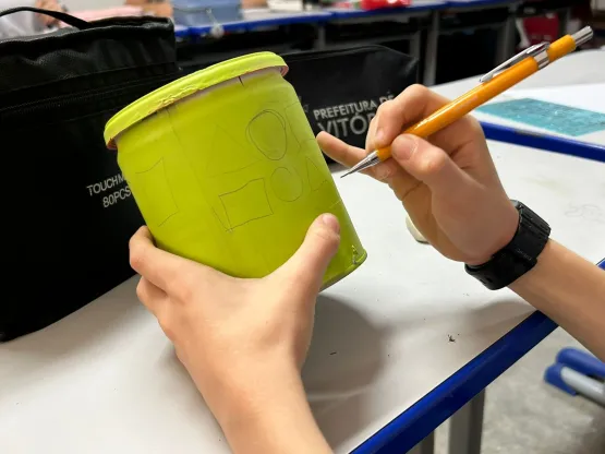 Crianças de Maria Ortiz desenvolvem a consciência ambiental por meio da arte