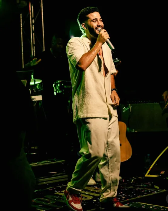 Ensaio do Gui reúne fãs e amigos, no Eco Bahia Hotel