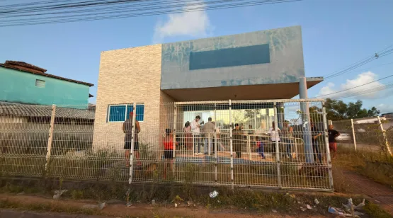 Prefeitura formaliza regularização de imóveis e reforma de UBS