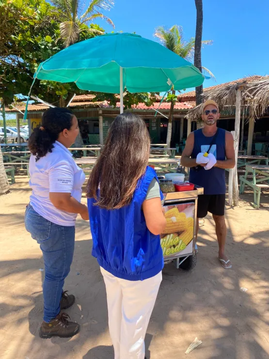 Vigilância Sanitária de Linhares orienta comerciantes para um verão mais seguro nas praias