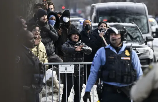 Quem era a mulher de 37 anos morta por agente do ICE em Minneapolis