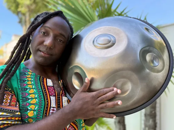 Festival Batidas do Mundo traz grandes nomes da percussão ao Cais das Artes